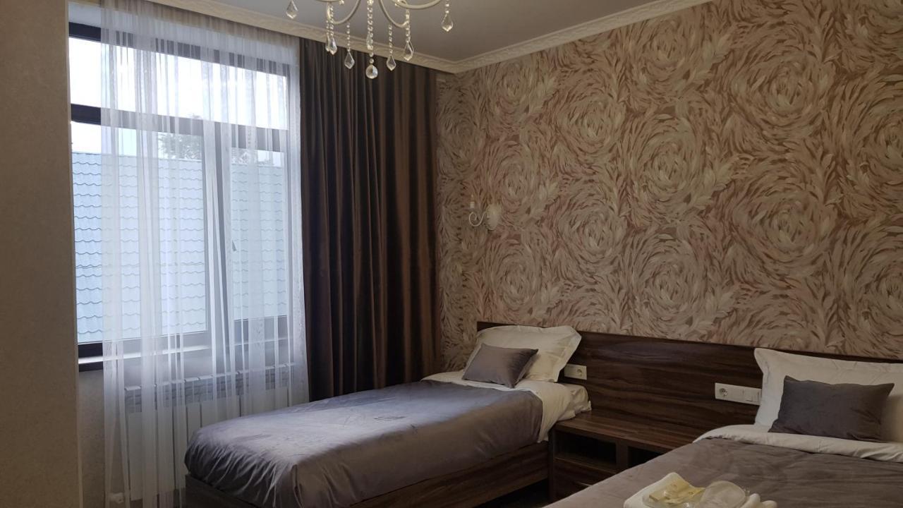 Nomad Hotel Bishkek Halal Εξωτερικό φωτογραφία