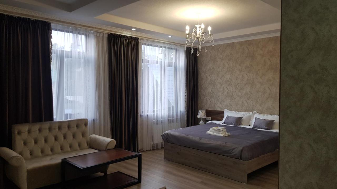 Nomad Hotel Bishkek Halal Εξωτερικό φωτογραφία