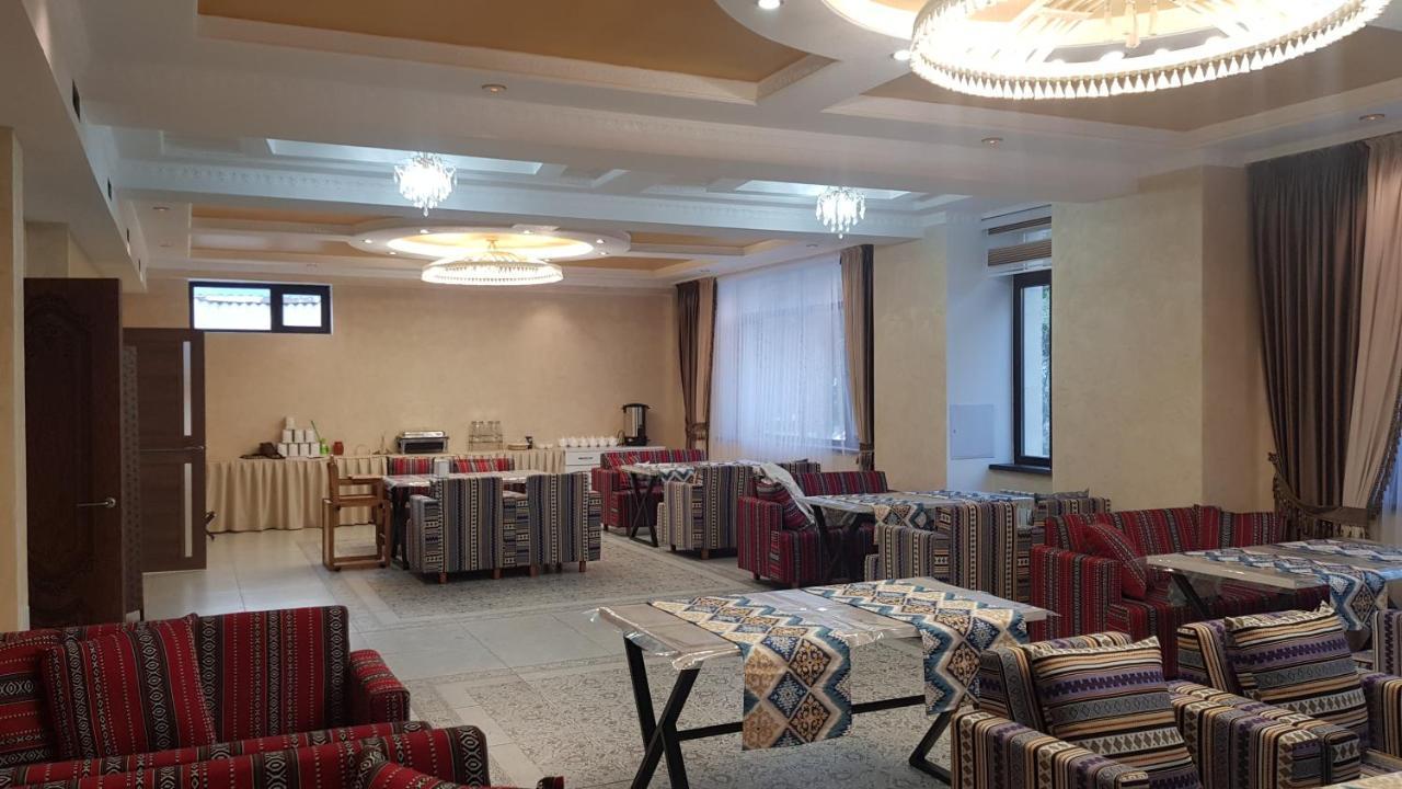 Nomad Hotel Bishkek Halal Εξωτερικό φωτογραφία