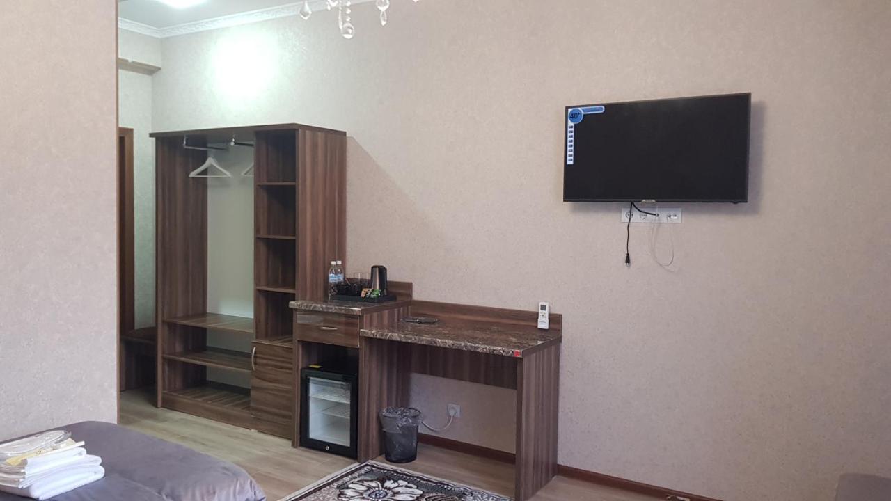 Nomad Hotel Bishkek Halal Εξωτερικό φωτογραφία