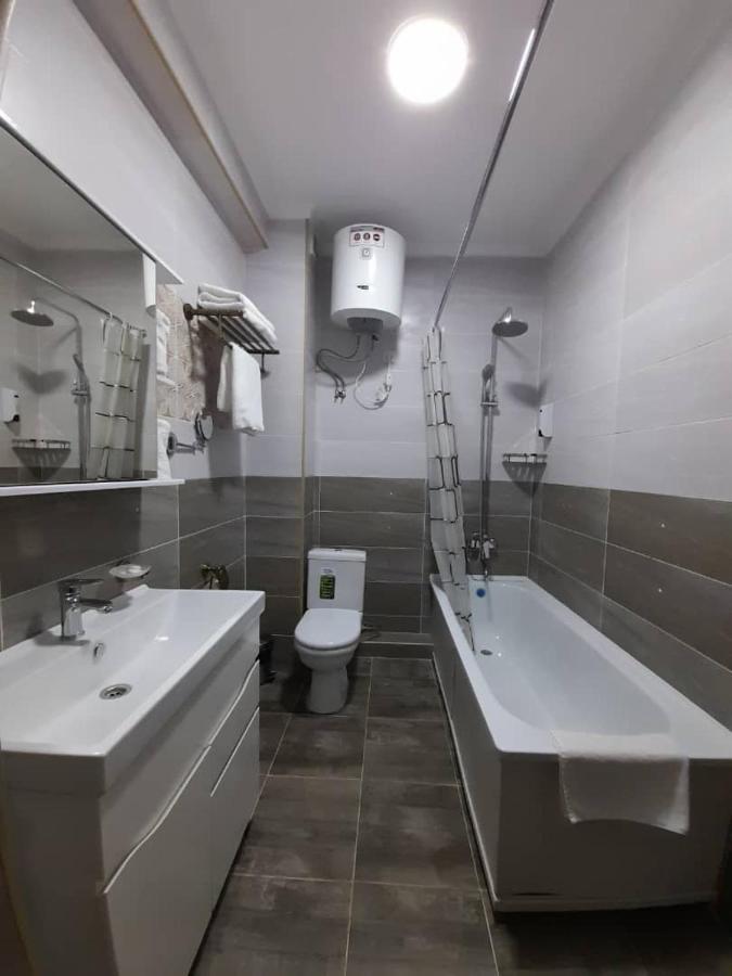 Nomad Hotel Bishkek Halal Εξωτερικό φωτογραφία