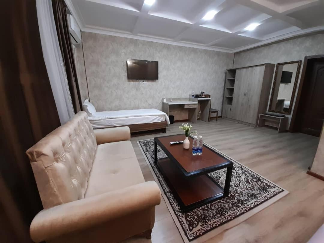 Nomad Hotel Bishkek Halal Εξωτερικό φωτογραφία