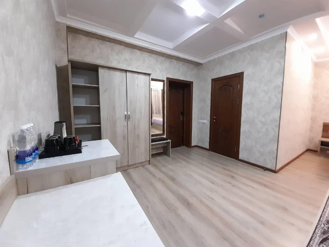 Nomad Hotel Bishkek Halal Εξωτερικό φωτογραφία